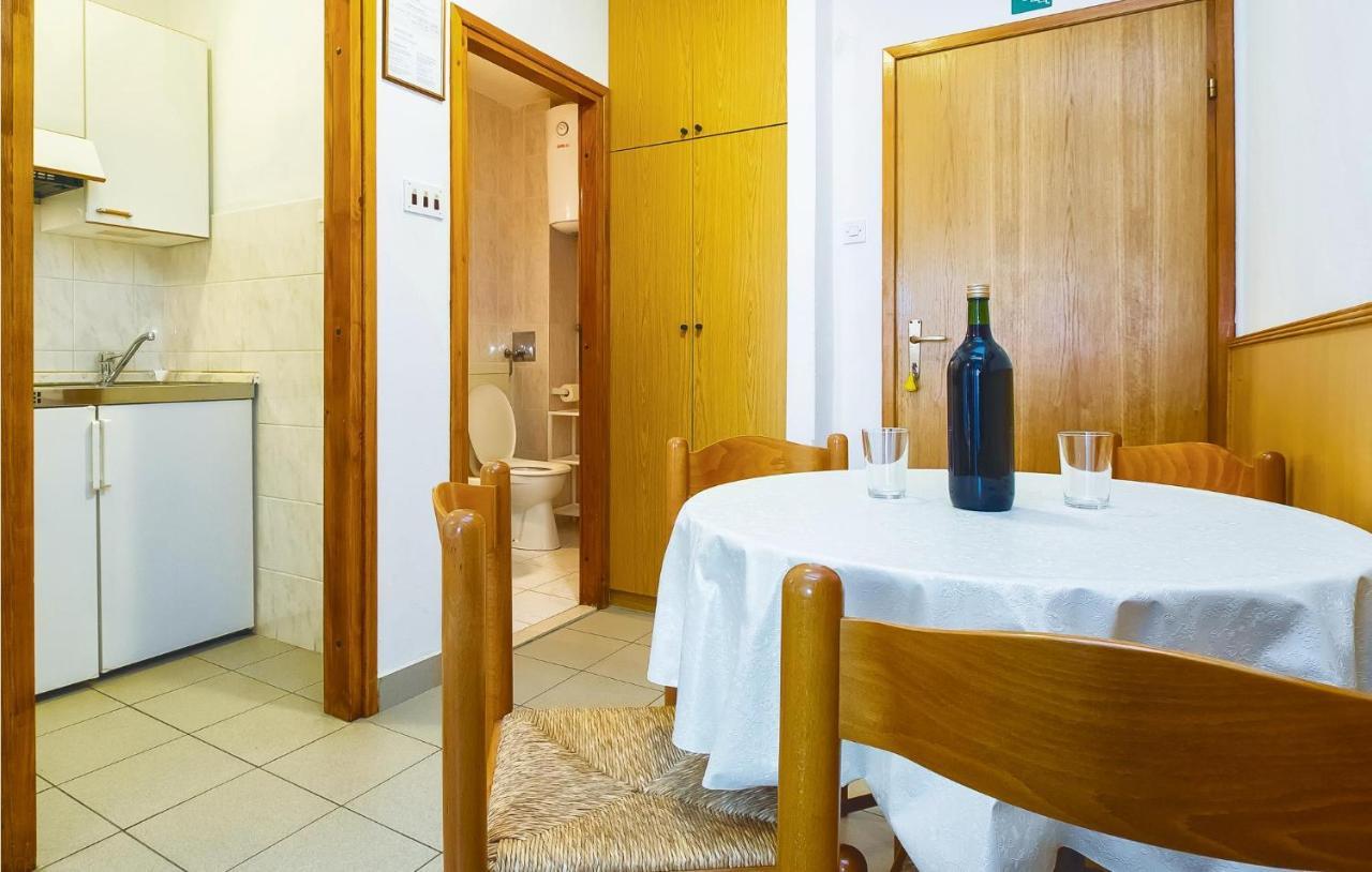 Cozy Apartment In Lokva Rogoznica With Wifi Exterior photo